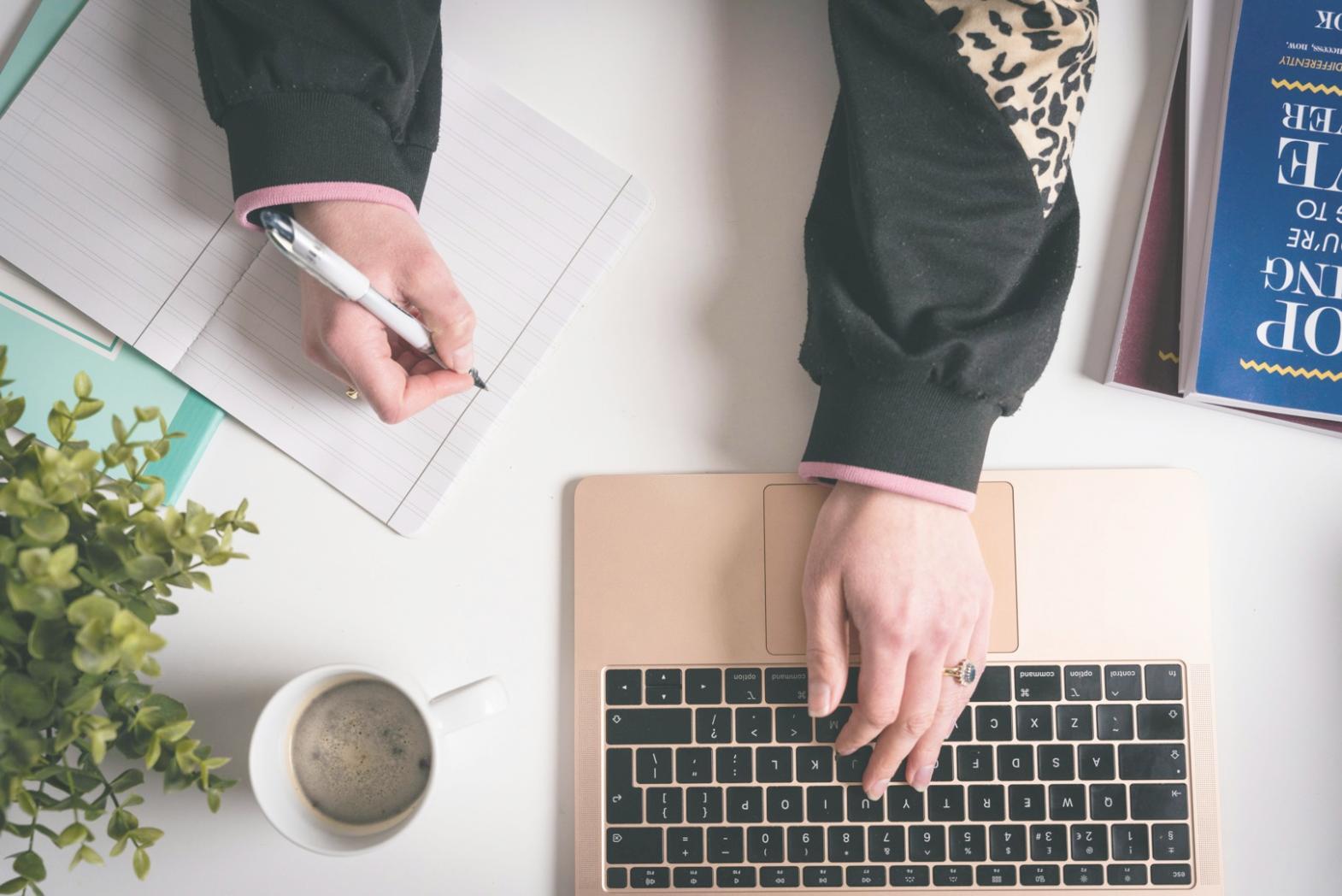 Ordentlich sortierte Belege und Kontoauszüge